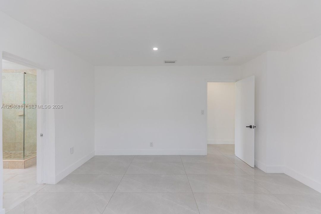 For Rent: $4,000 (3 beds, 2 baths, 1664 Square Feet)