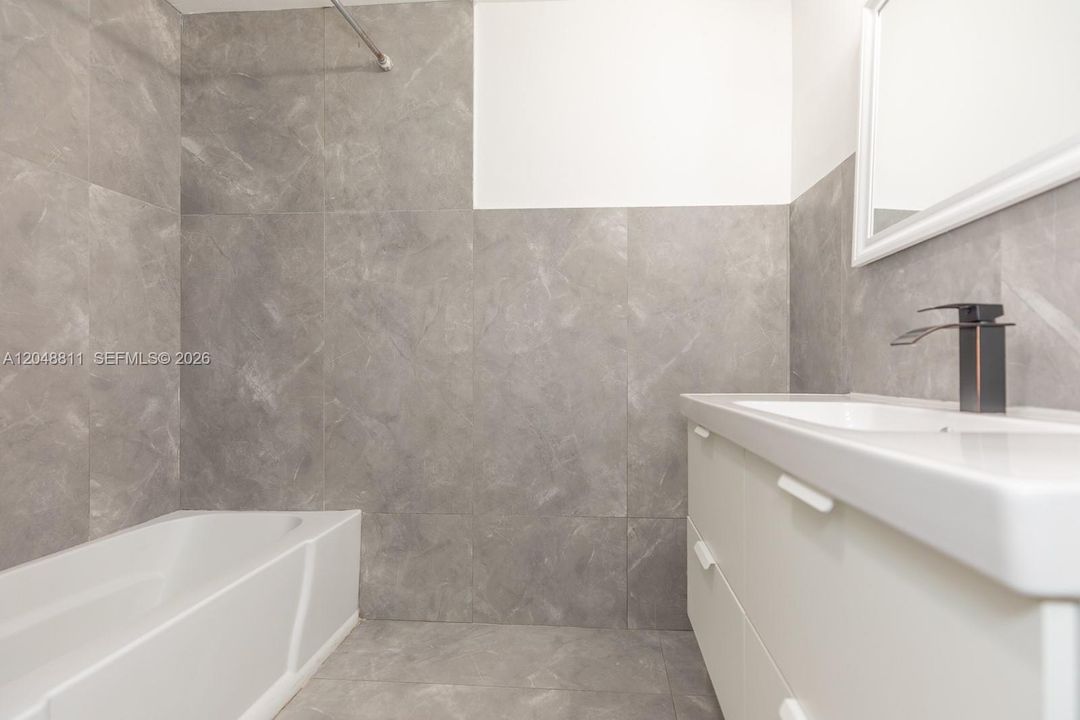 For Rent: $4,000 (3 beds, 2 baths, 1664 Square Feet)