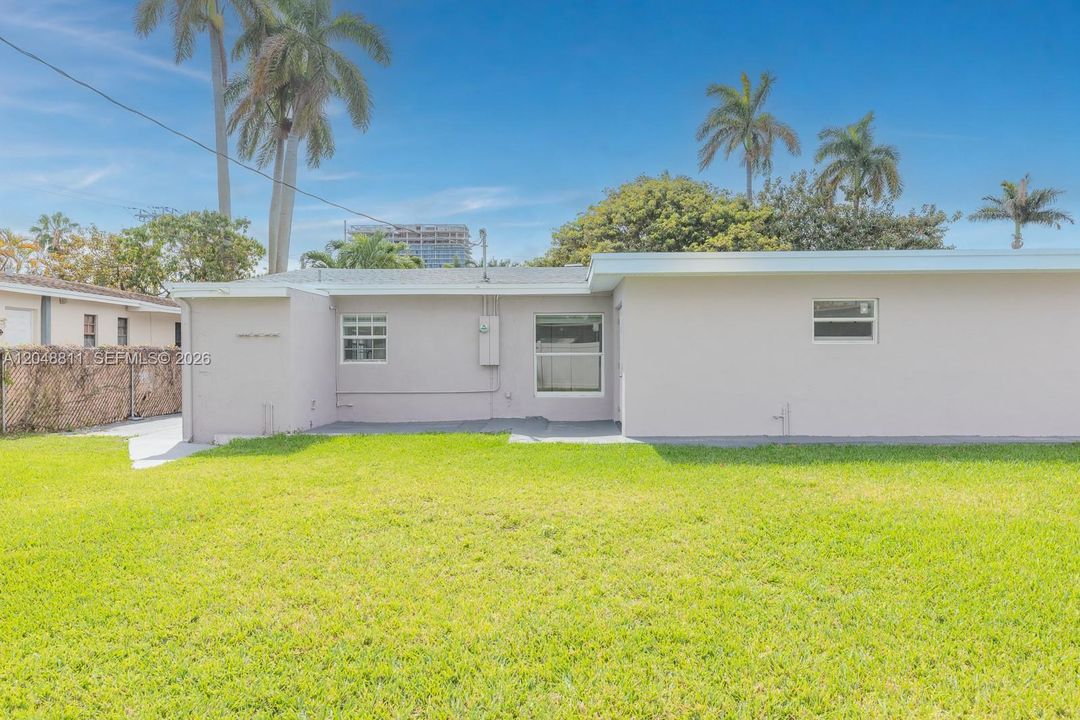 For Rent: $4,000 (3 beds, 2 baths, 1664 Square Feet)