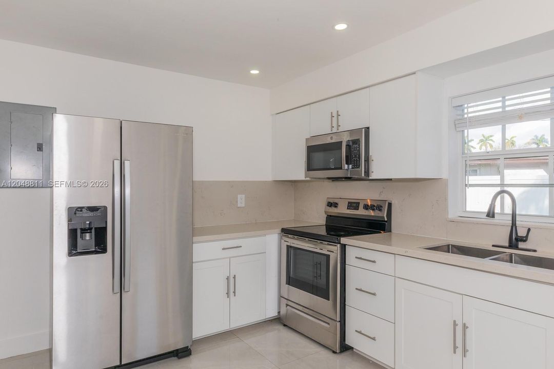For Rent: $4,000 (3 beds, 2 baths, 1664 Square Feet)