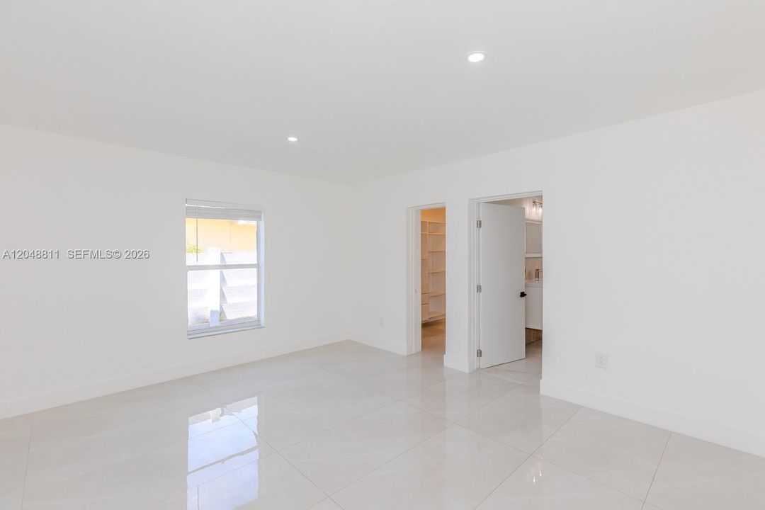 For Rent: $4,000 (3 beds, 2 baths, 1664 Square Feet)