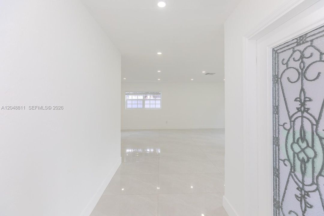 For Rent: $4,000 (3 beds, 2 baths, 1664 Square Feet)