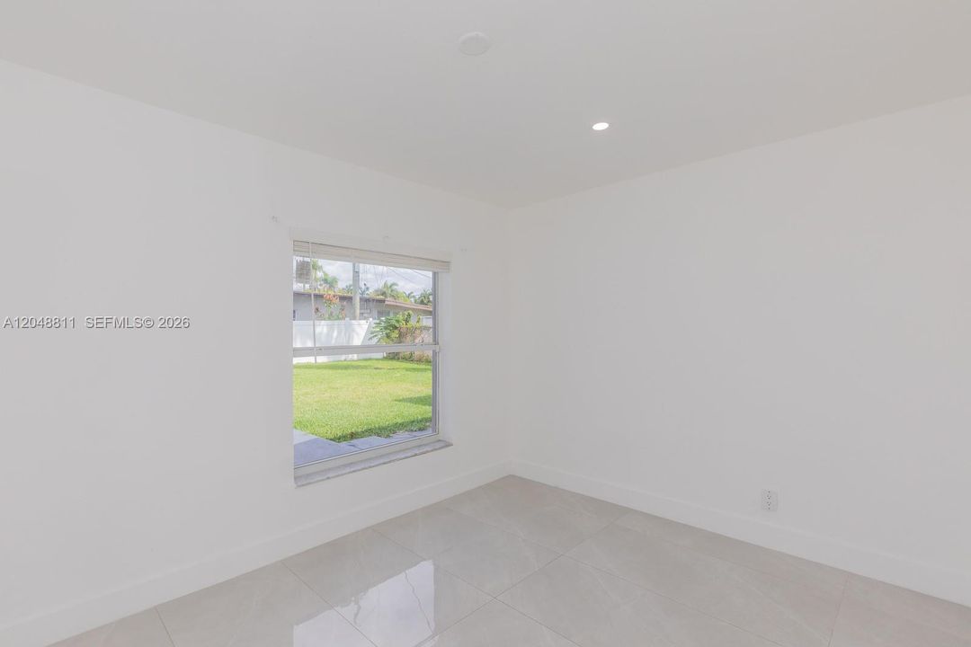 For Rent: $4,000 (3 beds, 2 baths, 1664 Square Feet)