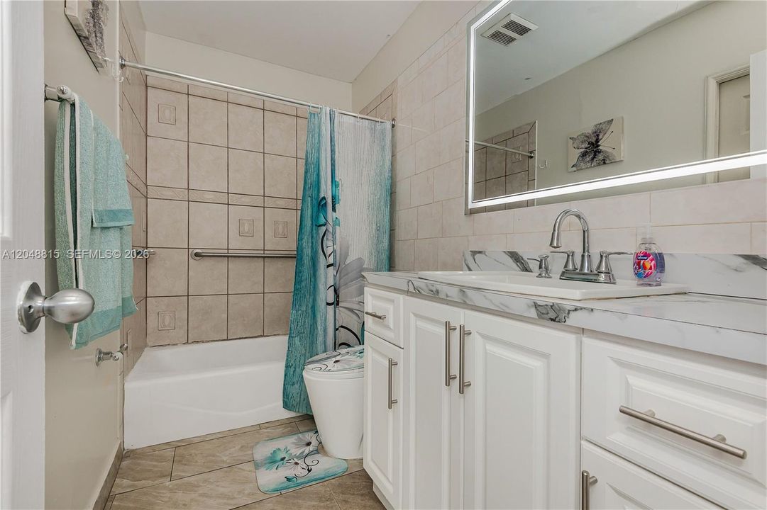For Sale: $639,000 (5 beds, 2 baths, 1752 Square Feet)