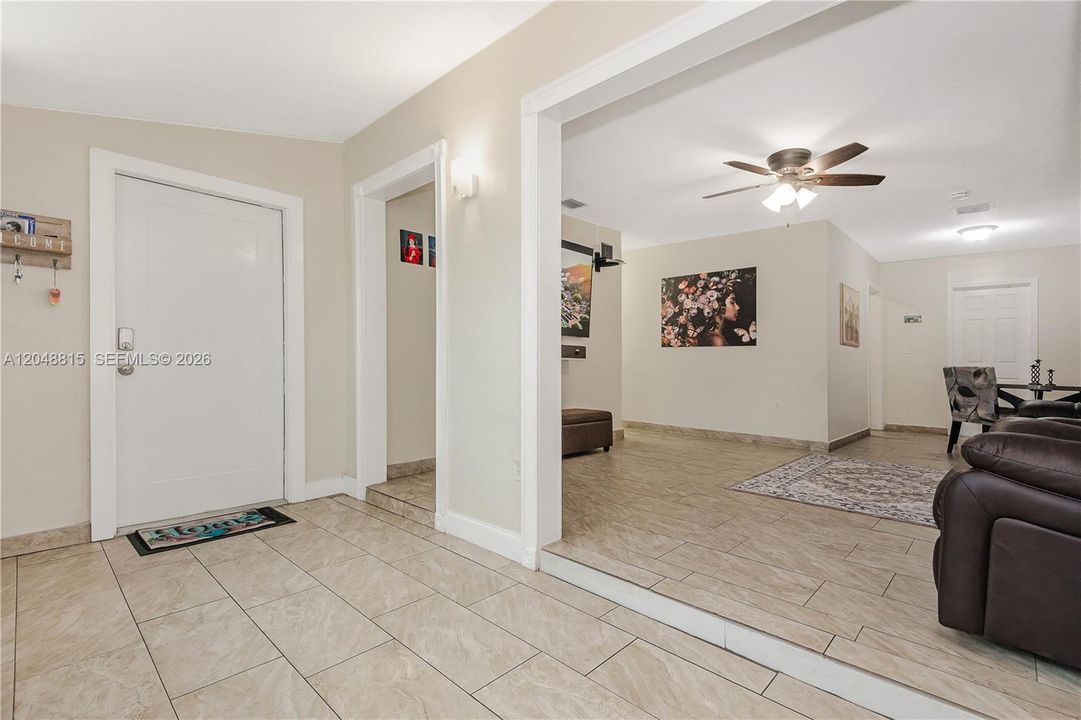 For Sale: $639,000 (5 beds, 2 baths, 1752 Square Feet)