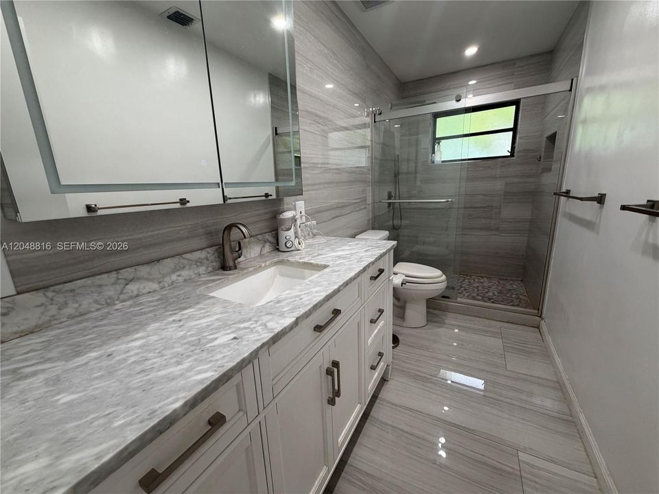 For Sale: $1,299,999 (3 beds, 2 baths, 2492 Square Feet)