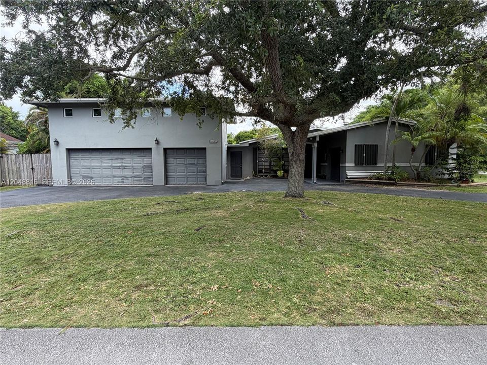 For Sale: $1,299,999 (3 beds, 2 baths, 2492 Square Feet)