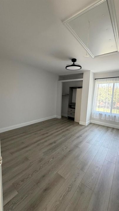 9117Green Meadows upstairs bed rm with p