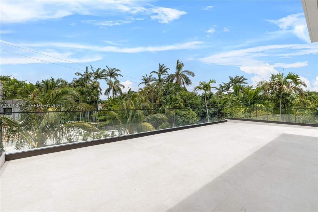 В аренду: $30,000 (5 спален, 4 ванн, 3568 Квадратных фут)