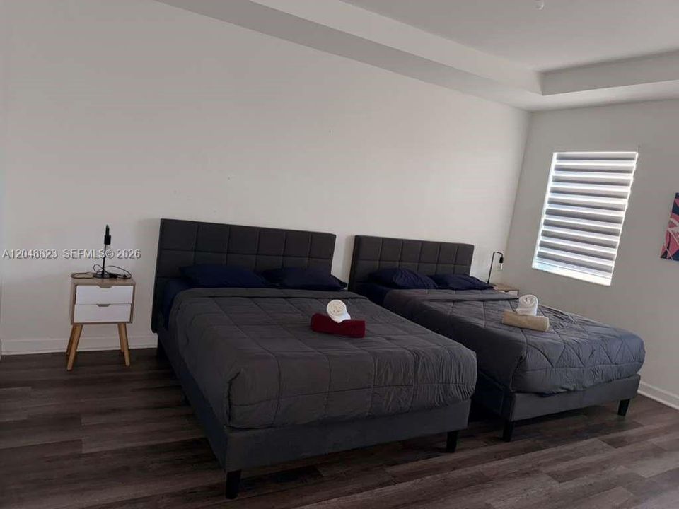 For Rent: $4,400 (4 beds, 2 baths, 3033 Square Feet)