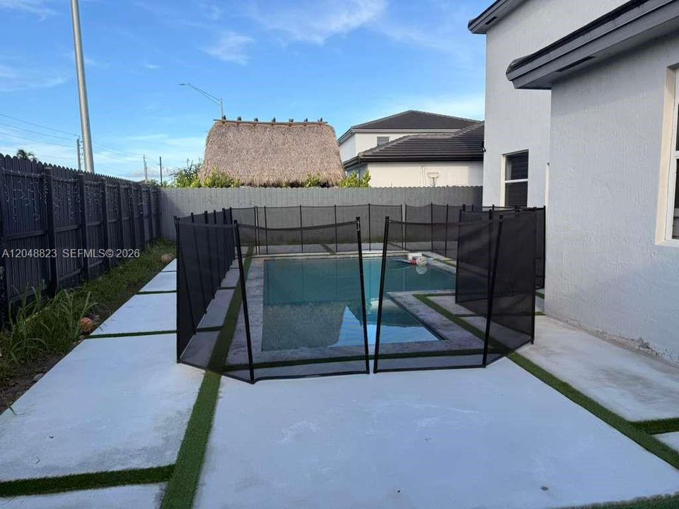 For Rent: $4,400 (4 beds, 2 baths, 3033 Square Feet)