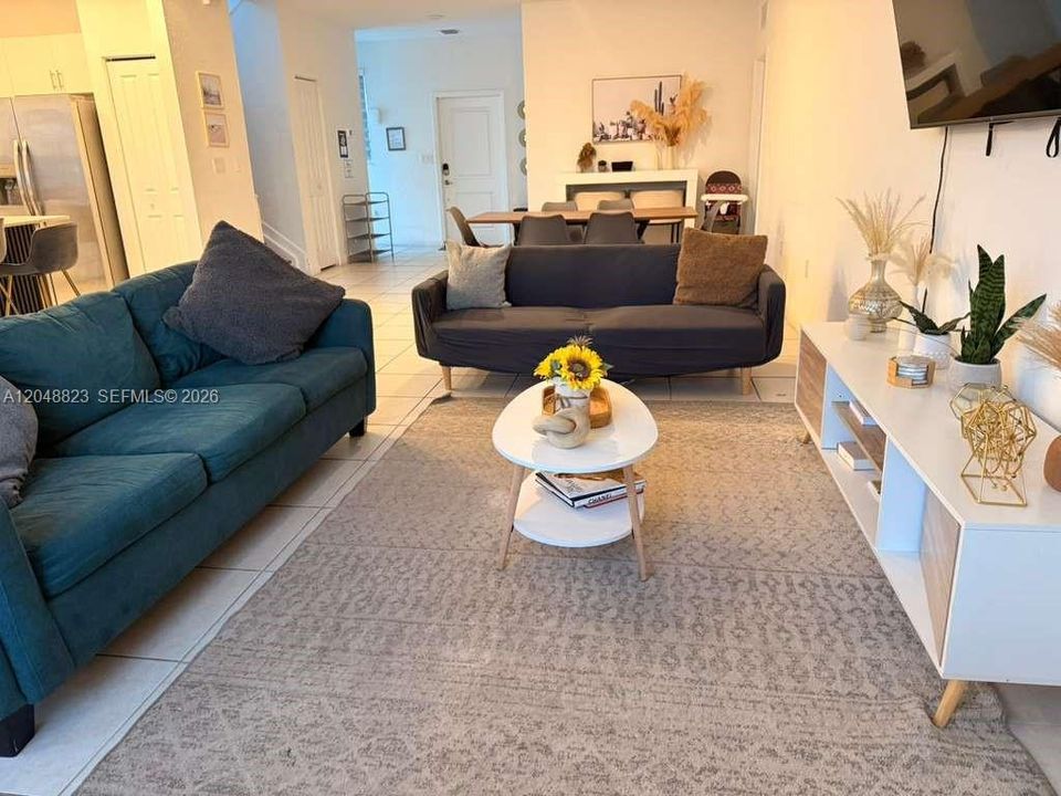 For Rent: $4,400 (4 beds, 2 baths, 3033 Square Feet)
