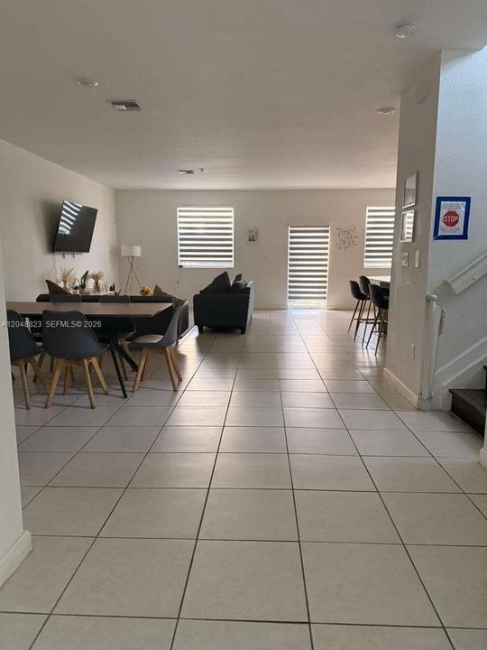 For Rent: $4,400 (4 beds, 2 baths, 3033 Square Feet)