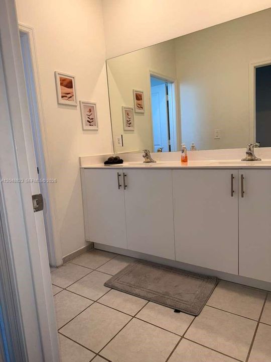 For Rent: $4,400 (4 beds, 2 baths, 3033 Square Feet)