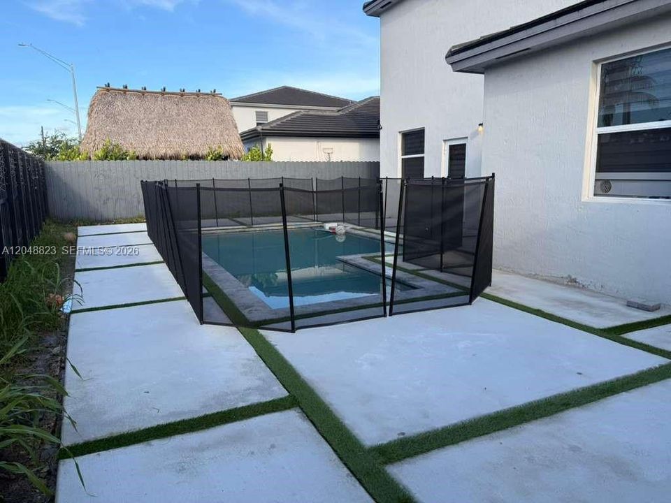 For Rent: $4,400 (4 beds, 2 baths, 3033 Square Feet)