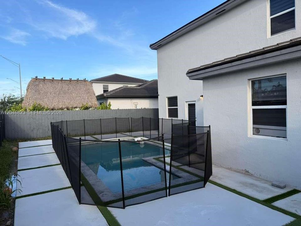 For Rent: $4,400 (4 beds, 2 baths, 3033 Square Feet)