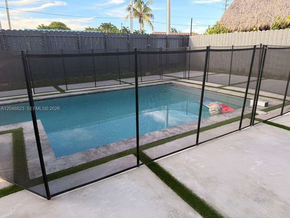 For Rent: $4,400 (4 beds, 2 baths, 3033 Square Feet)