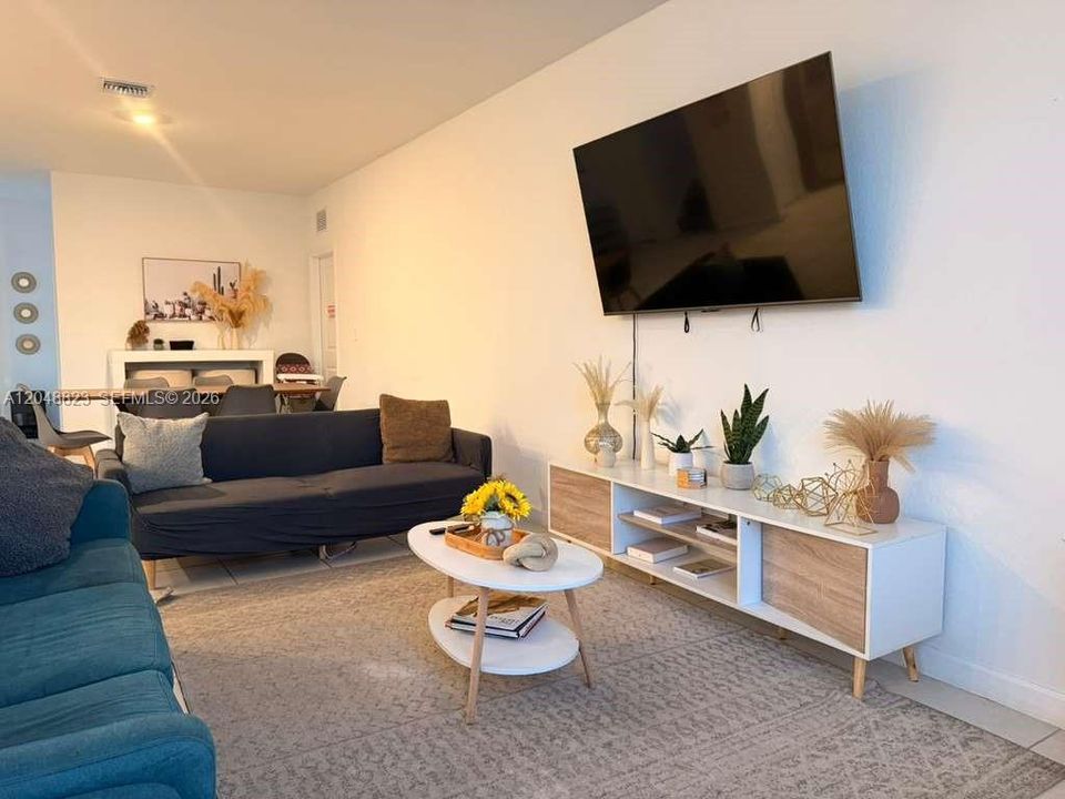 For Rent: $4,400 (4 beds, 2 baths, 3033 Square Feet)
