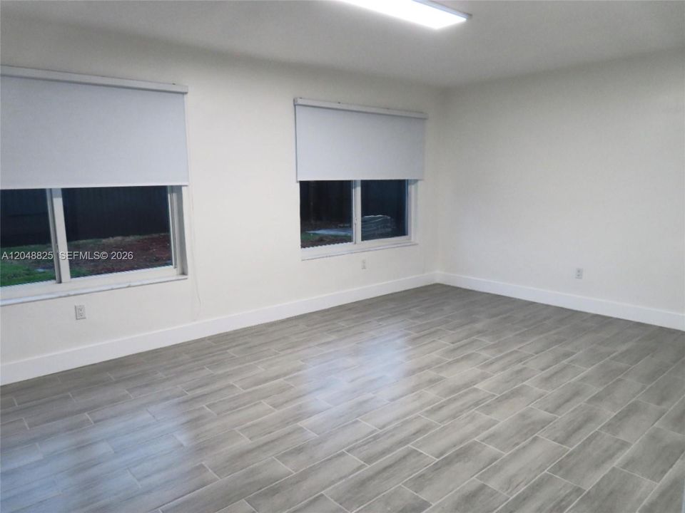 For Rent: $4,000 (3 beds, 2 baths, 1812 Square Feet)