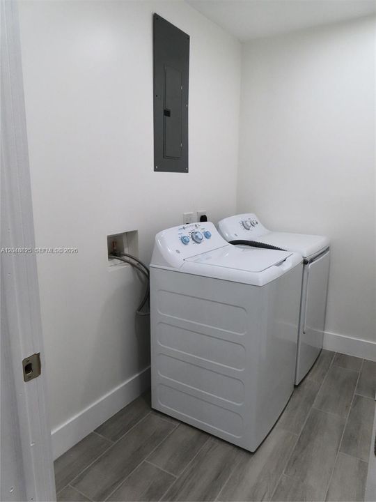 For Rent: $4,000 (3 beds, 2 baths, 1812 Square Feet)