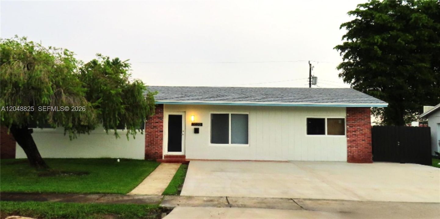 For Rent: $4,000 (3 beds, 2 baths, 1812 Square Feet)