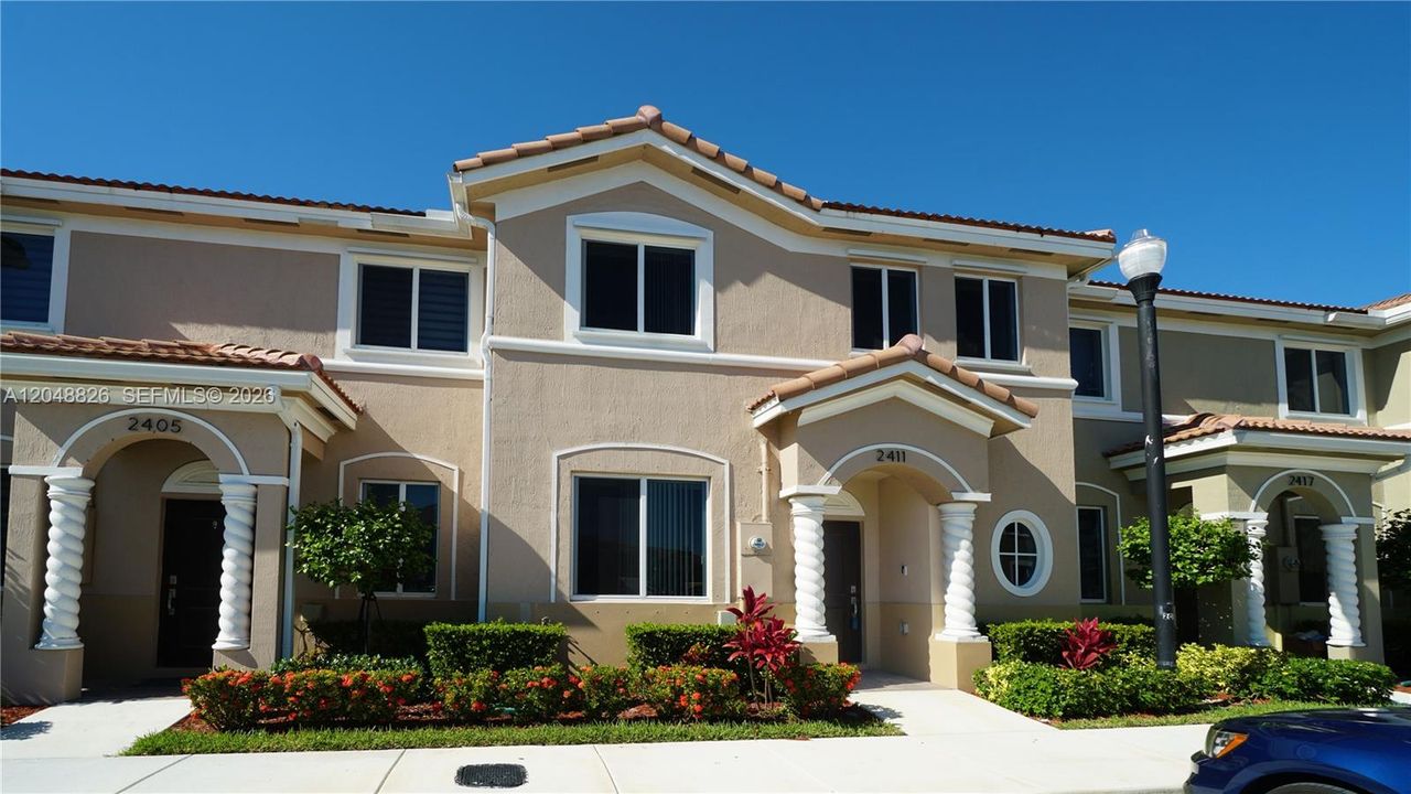 For Rent: $2,750 (4 beds, 3 baths, 1374 Square Feet)