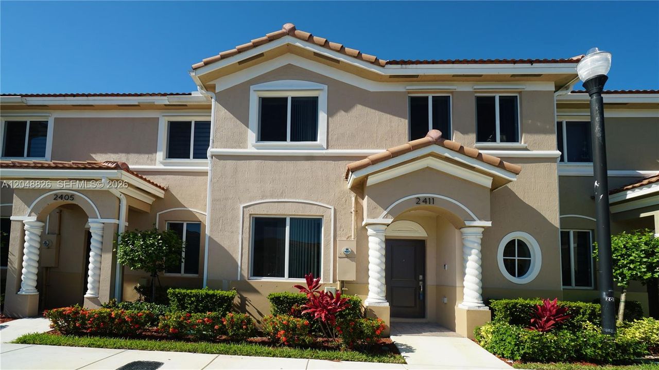 For Rent: $2,750 (4 beds, 3 baths, 1374 Square Feet)