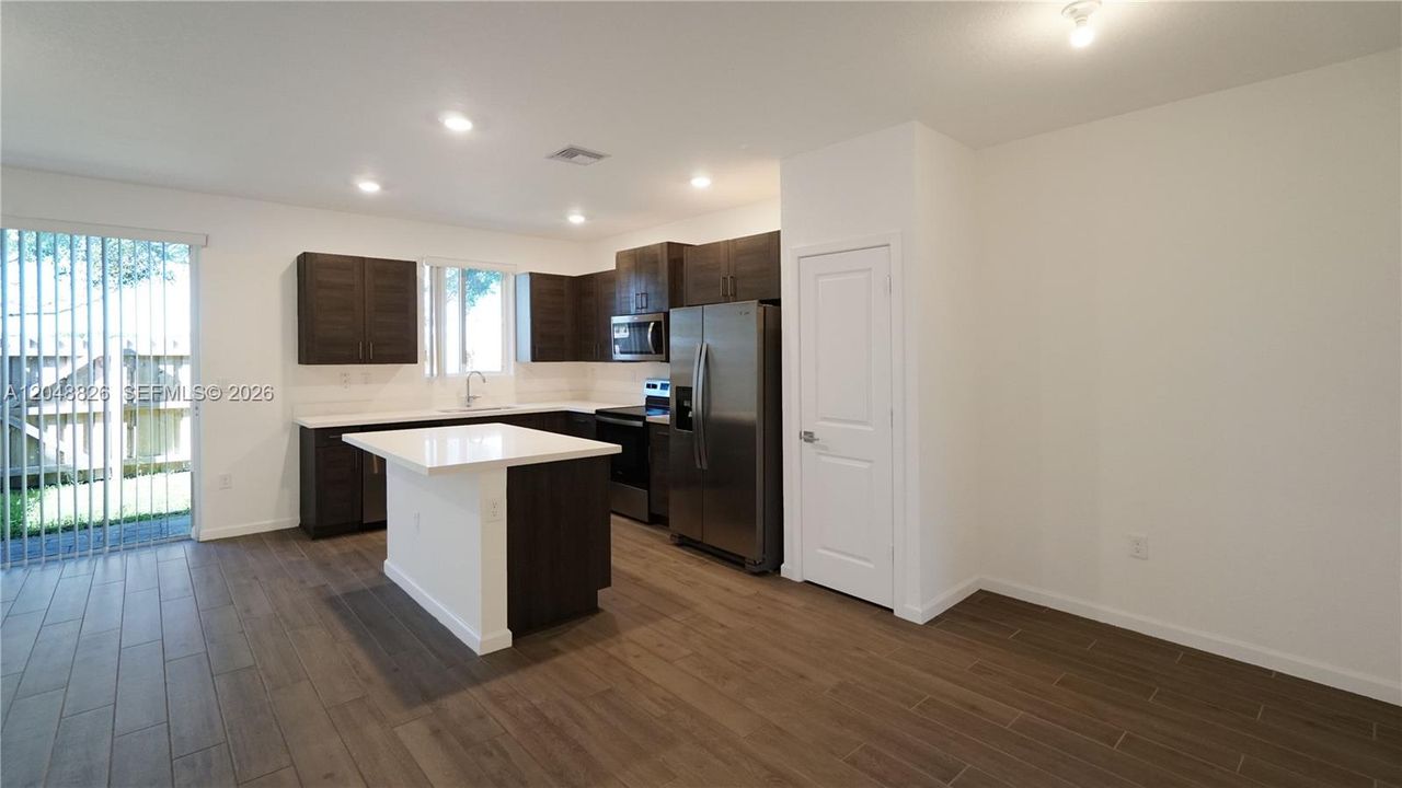 For Rent: $2,750 (4 beds, 3 baths, 1374 Square Feet)