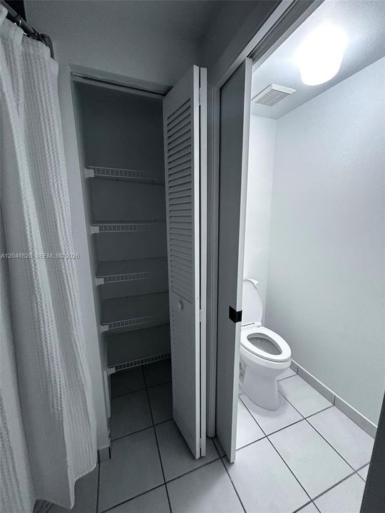 Под контрактом: $3,400 (3 спален, 2 ванн, 1648 Квадратных фут)