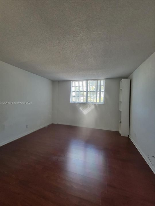For Sale: $330,000 (2 beds, 2 baths, 1525 Square Feet)