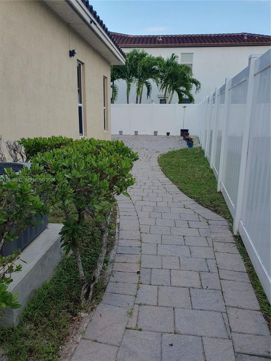 For Rent: $3,600 (3 beds, 2 baths, 2120 Square Feet)
