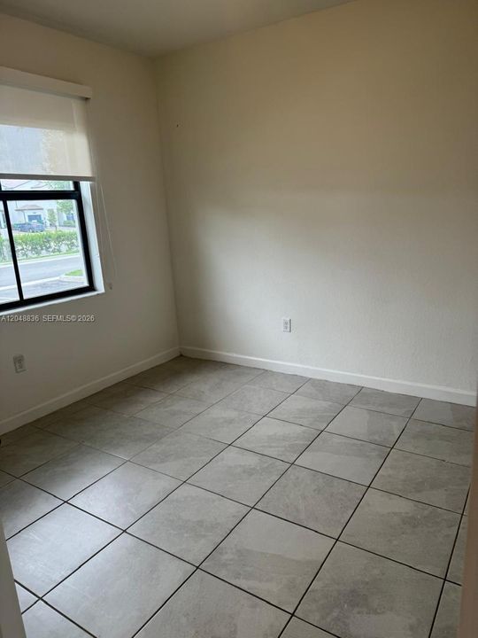For Rent: $2,400 (3 beds, 3 baths, 1328 Square Feet)