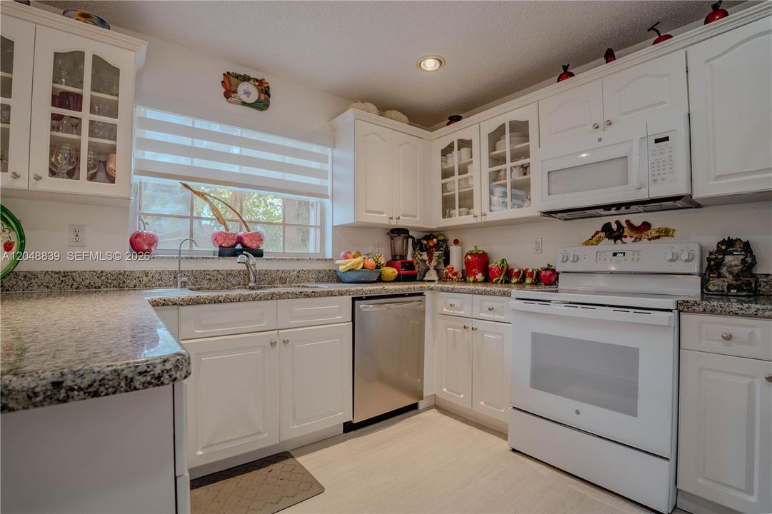 Activo con contrato: $625,000 (3 camas, 2 baños, 1672 Pies cuadrados)
