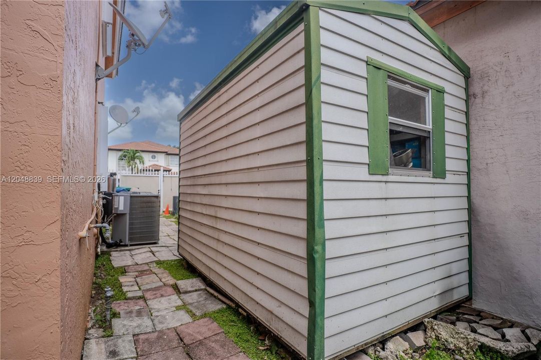 Activo con contrato: $625,000 (3 camas, 2 baños, 1672 Pies cuadrados)