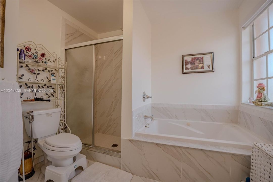 Activo con contrato: $625,000 (3 camas, 2 baños, 1672 Pies cuadrados)