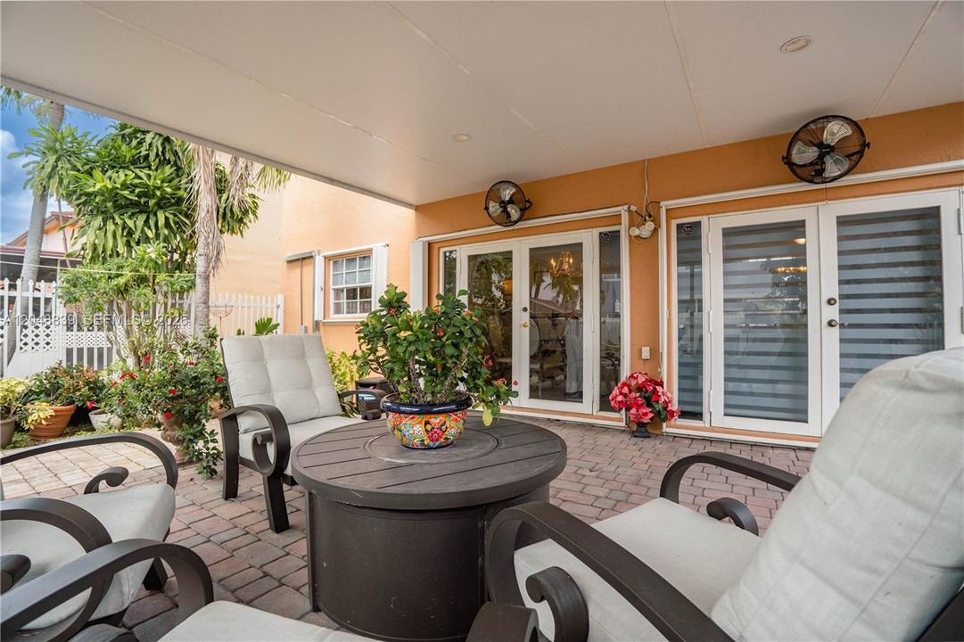 Activo con contrato: $625,000 (3 camas, 2 baños, 1672 Pies cuadrados)