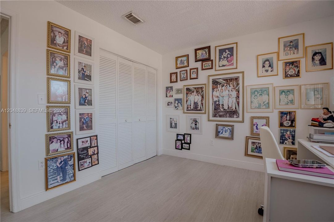 Activo con contrato: $625,000 (3 camas, 2 baños, 1672 Pies cuadrados)