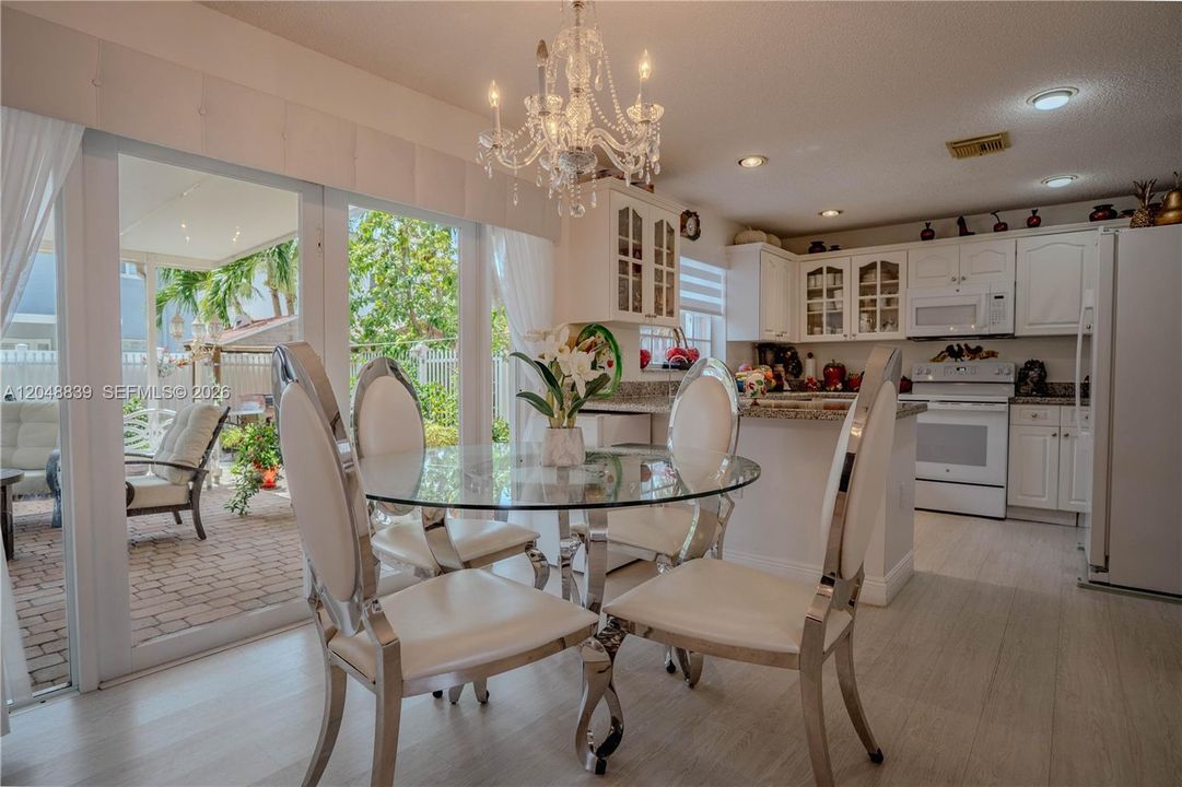 Activo con contrato: $625,000 (3 camas, 2 baños, 1672 Pies cuadrados)