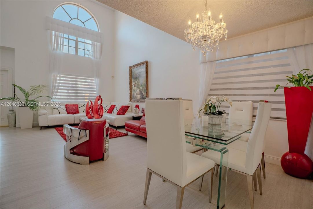 Activo con contrato: $625,000 (3 camas, 2 baños, 1672 Pies cuadrados)