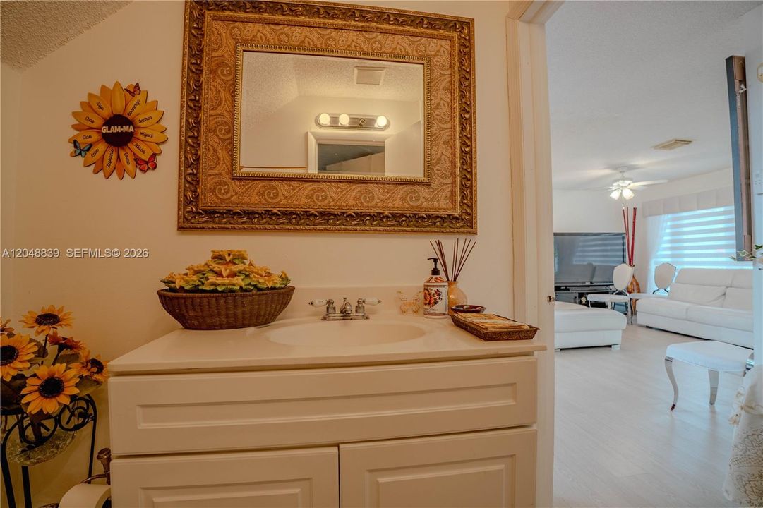 Activo con contrato: $625,000 (3 camas, 2 baños, 1672 Pies cuadrados)