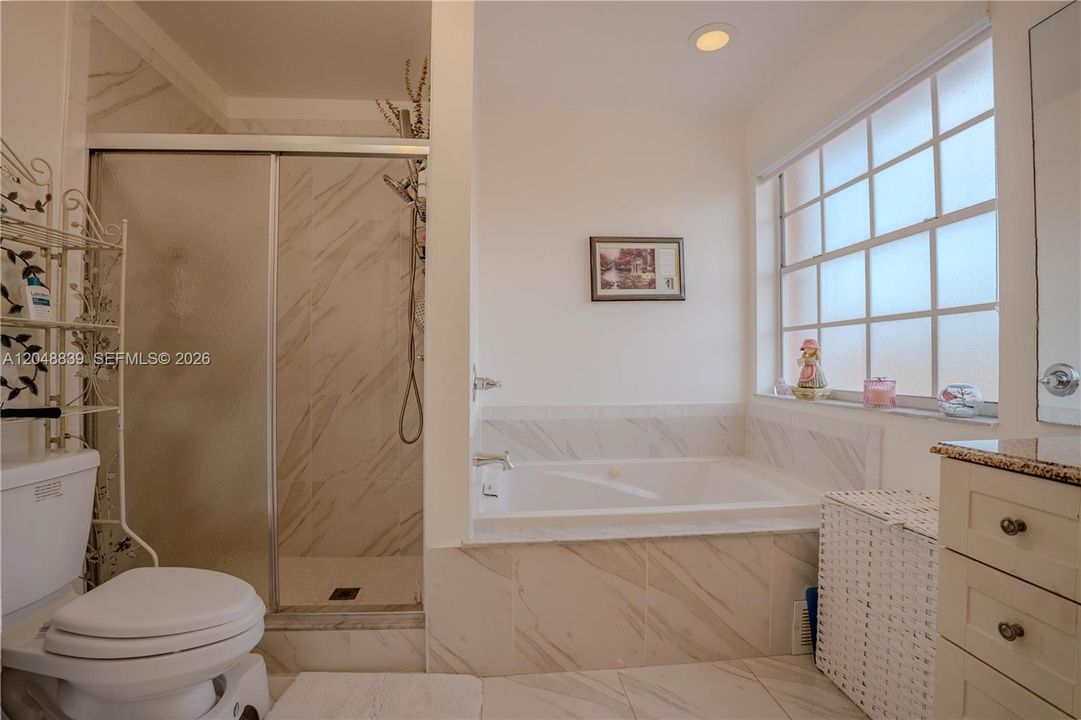 Activo con contrato: $625,000 (3 camas, 2 baños, 1672 Pies cuadrados)