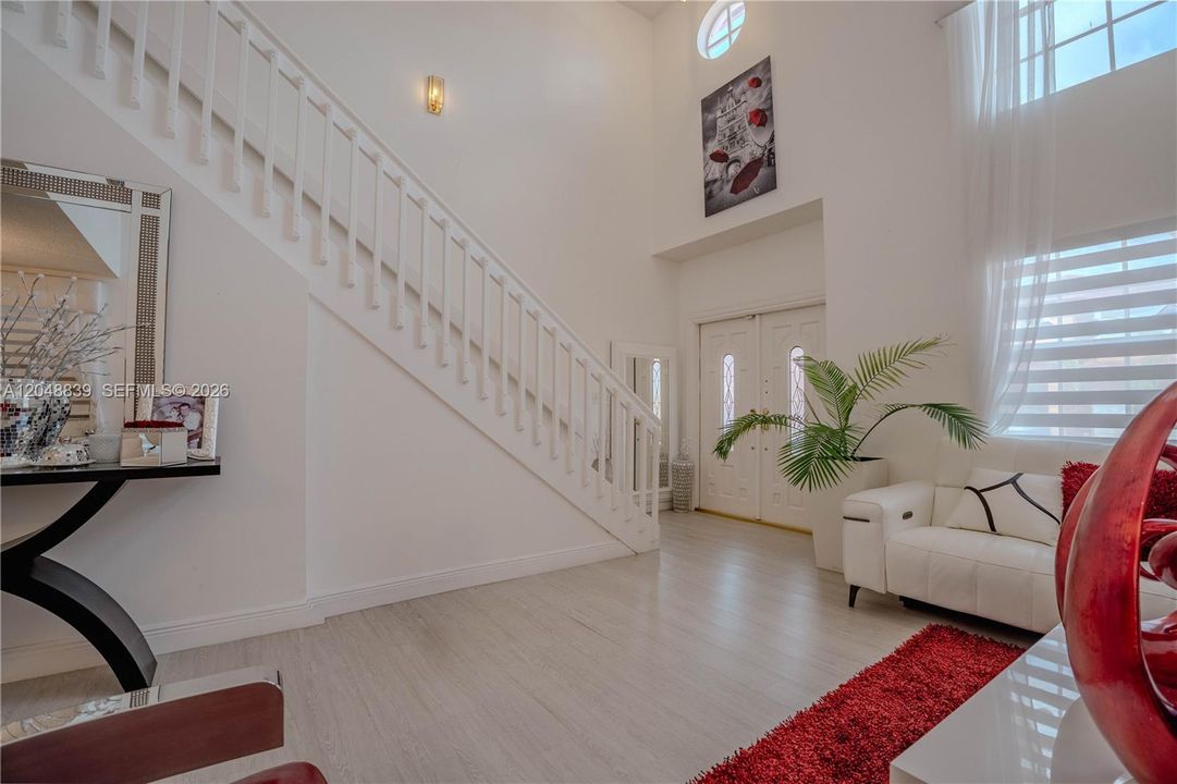 Activo con contrato: $625,000 (3 camas, 2 baños, 1672 Pies cuadrados)