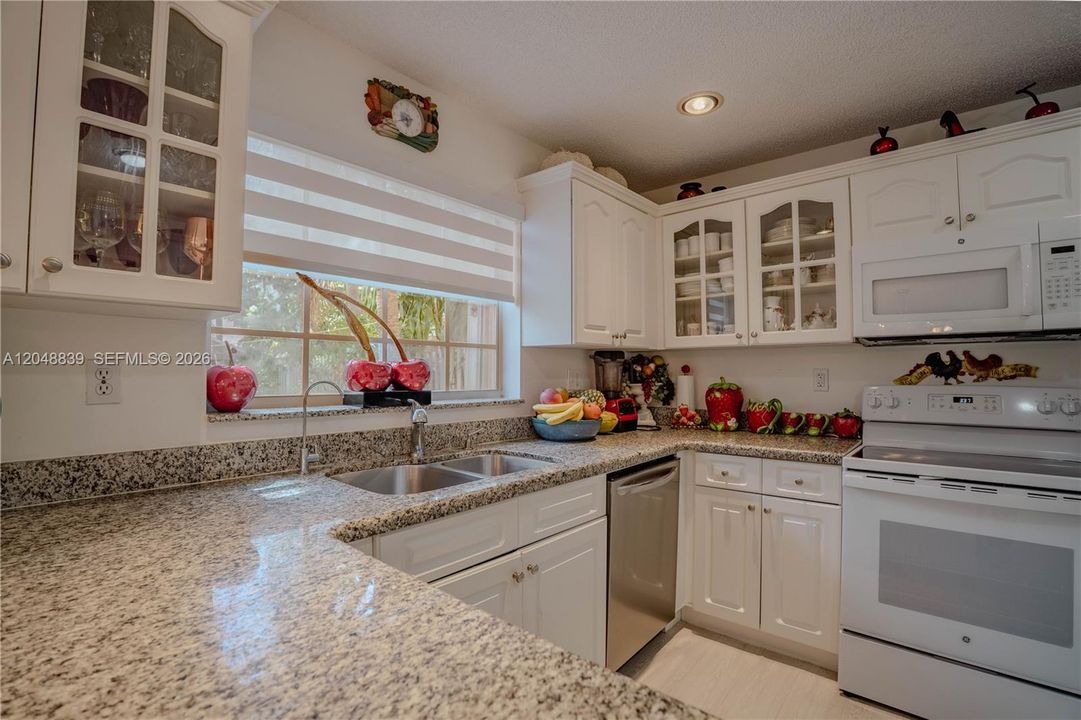 Activo con contrato: $625,000 (3 camas, 2 baños, 1672 Pies cuadrados)