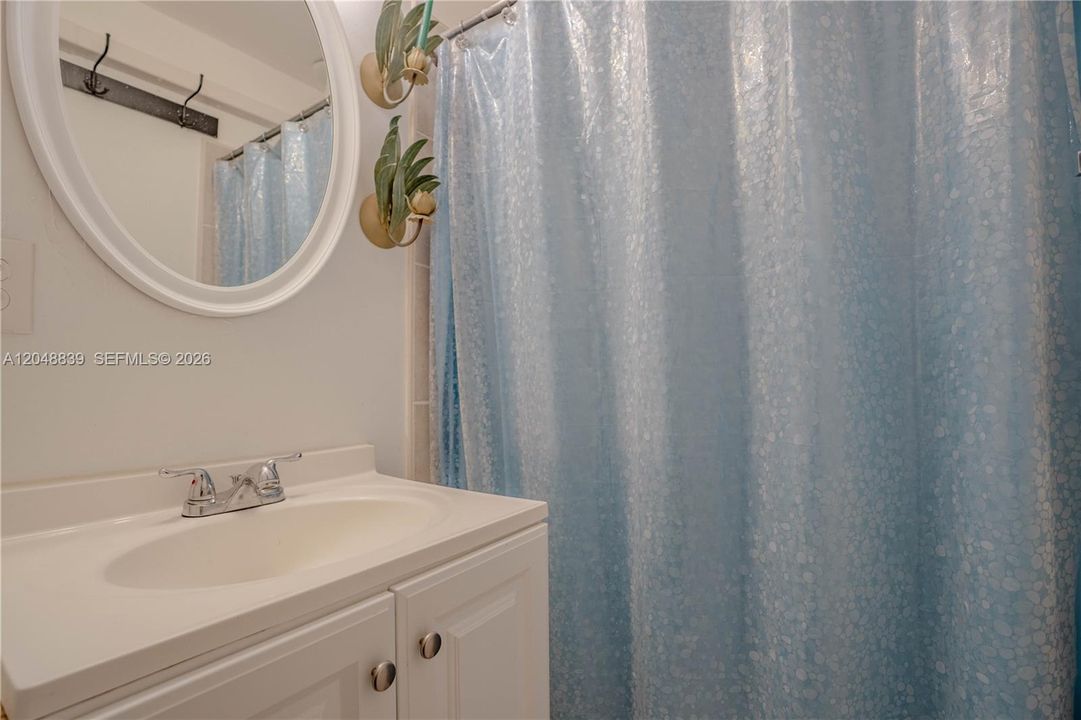 Activo con contrato: $625,000 (3 camas, 2 baños, 1672 Pies cuadrados)
