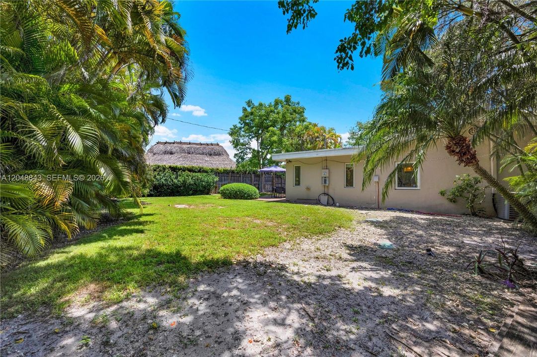 待售: $1,775,000 (0.24 acres)