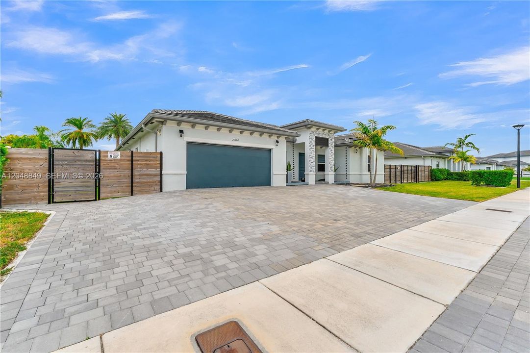 For Sale: $1,050,000 (4 beds, 3 baths, 2356 Square Feet)