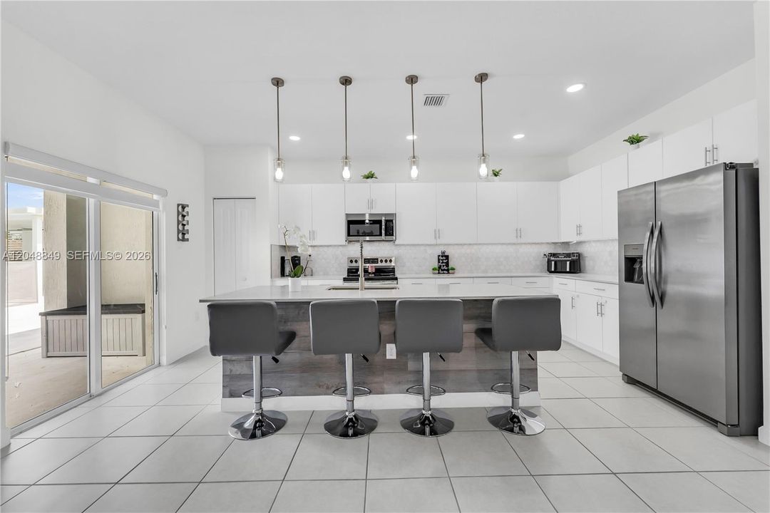 For Sale: $1,050,000 (4 beds, 3 baths, 2356 Square Feet)