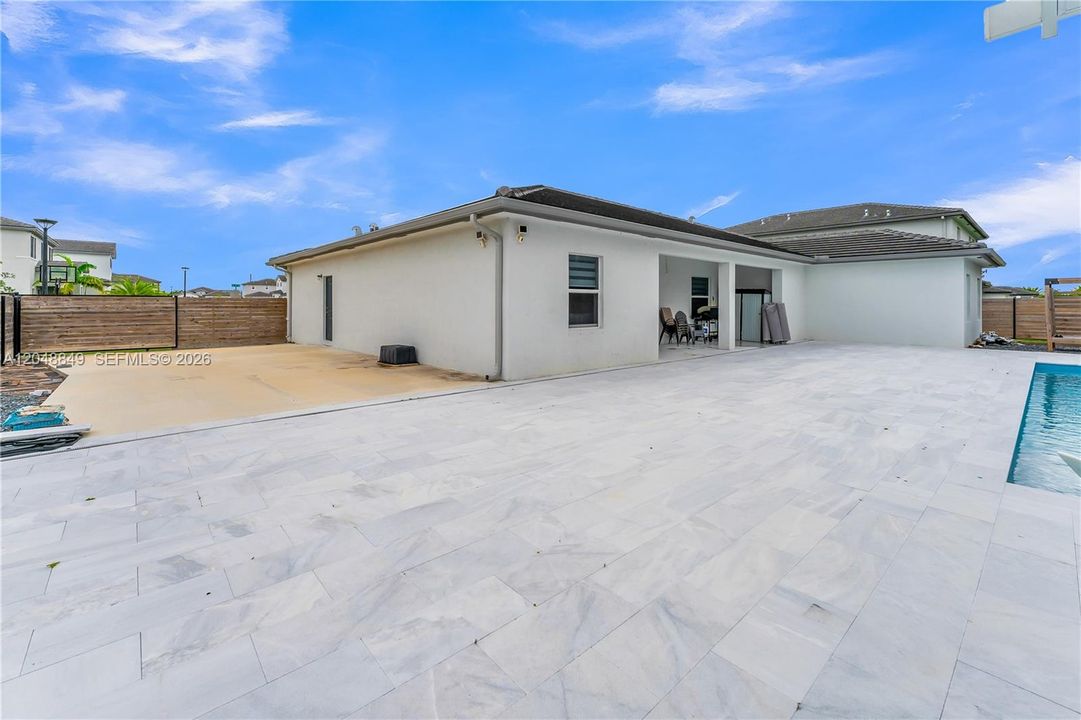 For Sale: $1,050,000 (4 beds, 3 baths, 2356 Square Feet)