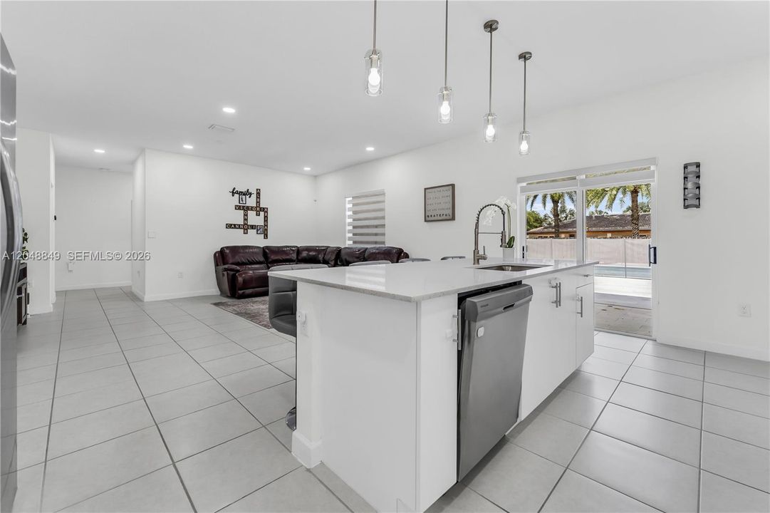 For Sale: $1,050,000 (4 beds, 3 baths, 2356 Square Feet)