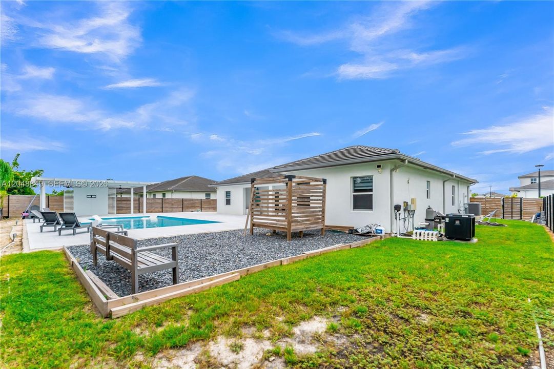 For Sale: $1,050,000 (4 beds, 3 baths, 2356 Square Feet)
